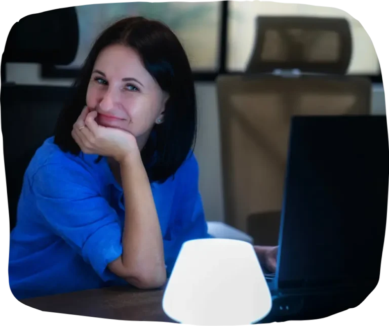 Mila Skriptunova working at laptop